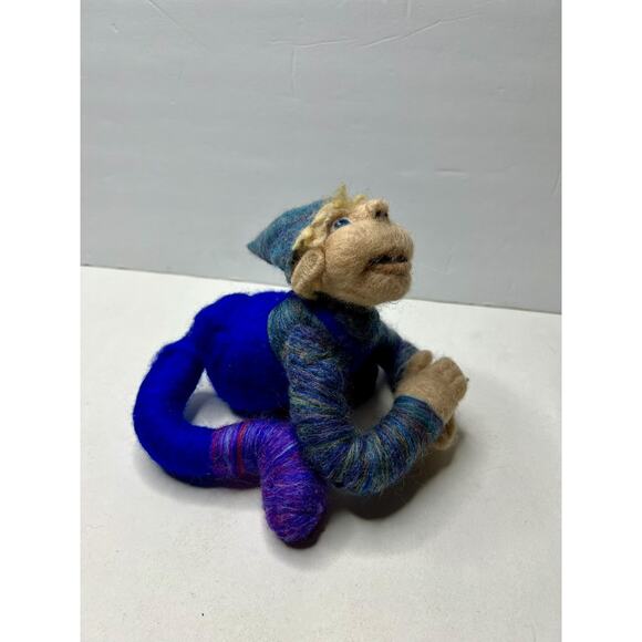 Wool Felted Elf Figure - Picture 7 of 8